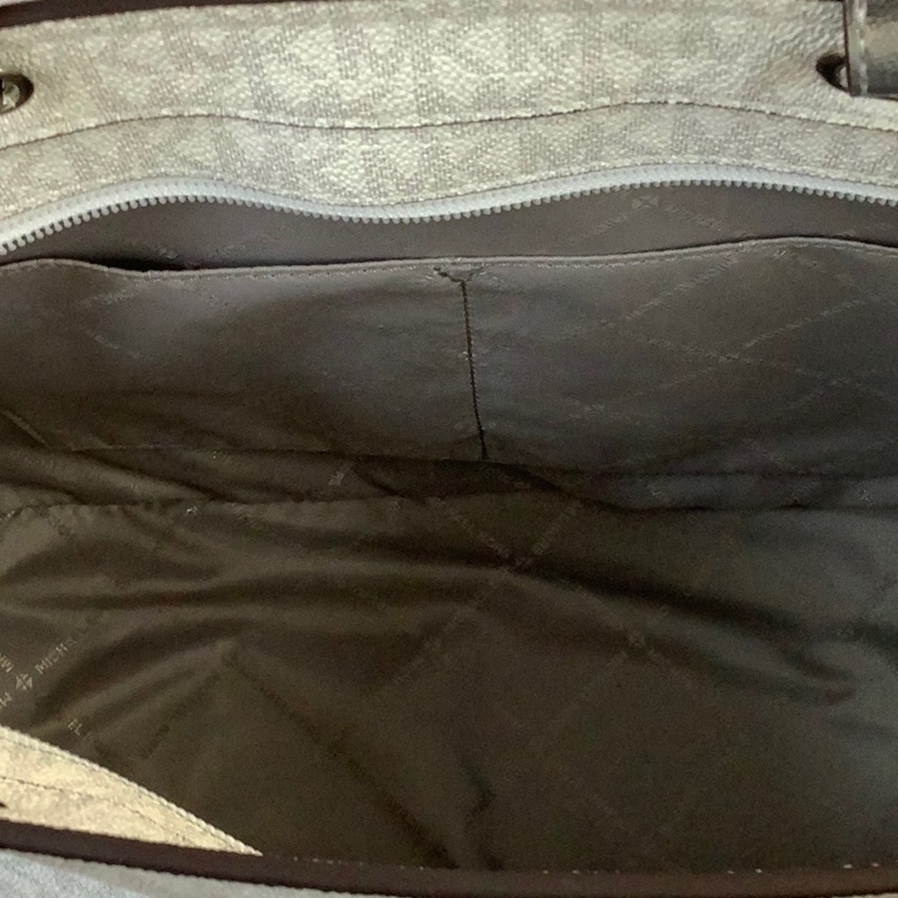 NWT Michael Kors Medium Travel Tote - Picture 5 of 7